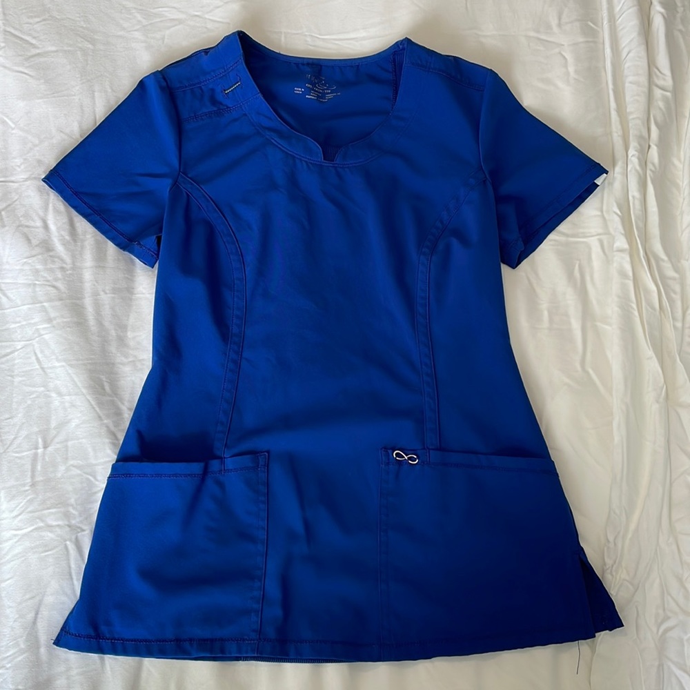 Cherokee Infinity Round Neck Top With Certainty
